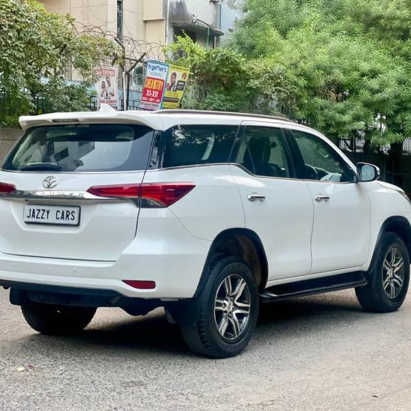 Toyota Fortuner Car